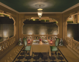 restaurants near lake in udaipur