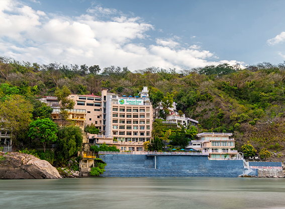 hotels in rishikesh near laxman jhula