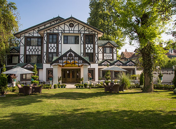 Hotel in Srinagar
