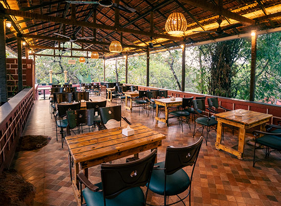 Restaurant in Dapoli