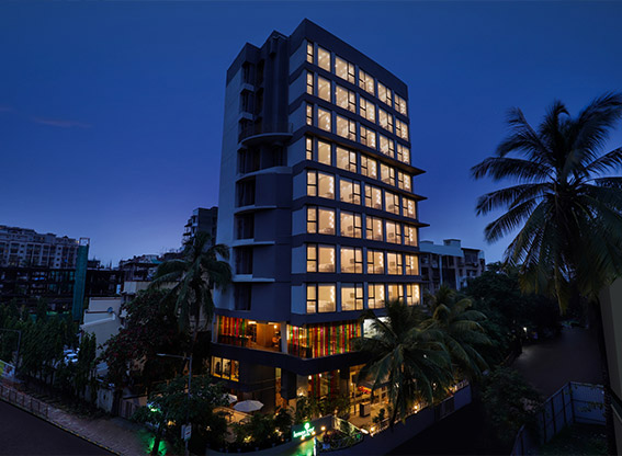 restaurants near trident bkc