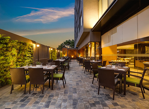 restaurants in viman nagar