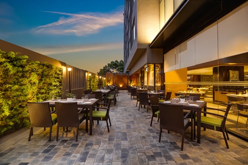veg restaurants in viman nagar